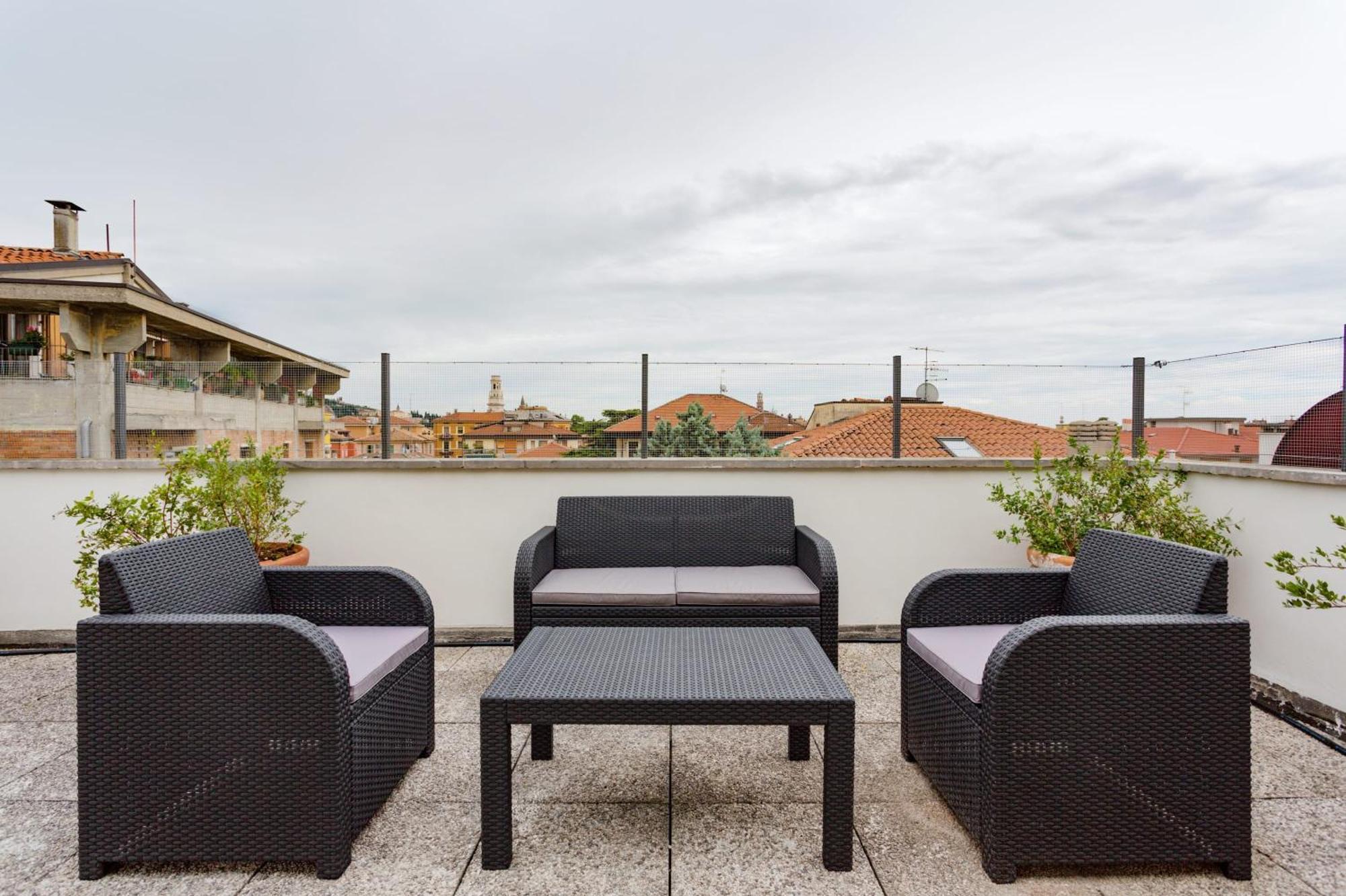 Amazing Flat With Big Terrace And Private Car Park Lägenhet Verona Exteriör bild